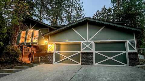 9604 N LOGANBERRY Ct, Spokane, WA 99208