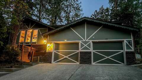 9604 N LOGANBERRY Ct, Spokane, WA 99208