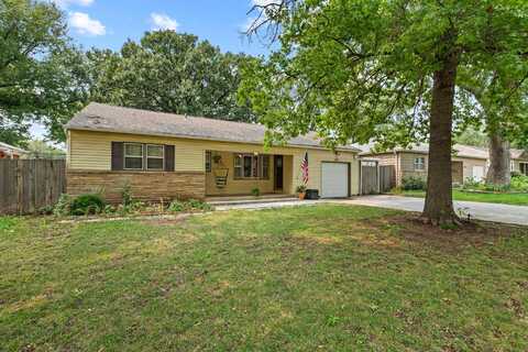 2307 S Dellrose Ave, Wichita, KS 67218