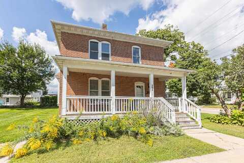 390 N 3rd Street, Platteville, WI 53818