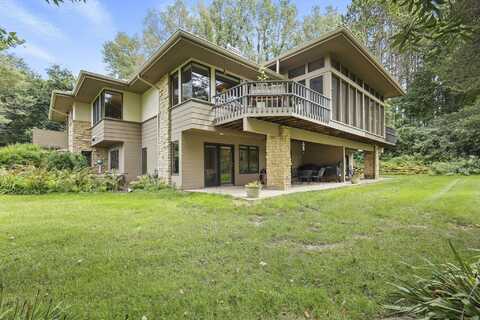 106 Aspen Glen Drive, Spring Green, WI 53588