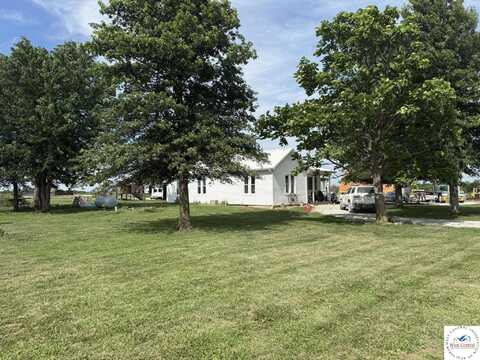 809 SW 300, Centerview, MO 64019