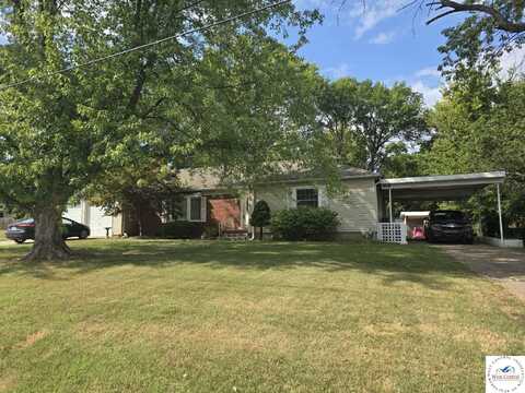 215 E Henry, Clinton, MO 64735