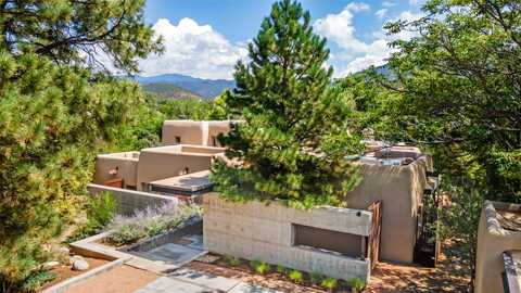 535 Camino Del Monte Sol, Santa Fe, NM 87505