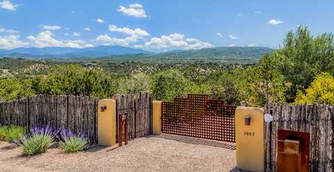 1067 Bishops Lodge Road, Santa Fe, NM 87501