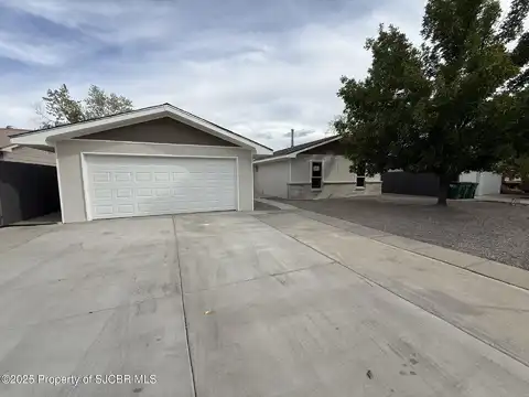 2900 NORTHWOOD Drive, Farmington, NM 87401
