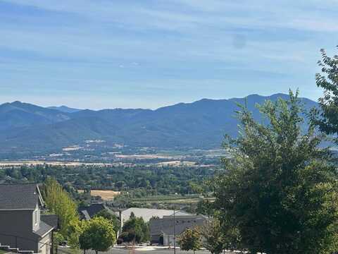 591 Whitney Terrace, Medford, OR 97504