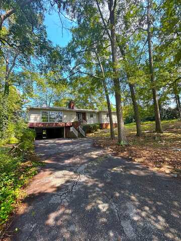 3832 Maid Marion Ln, Spartanburg, SC 29302