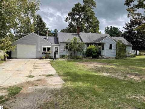 4658 N Croswell Road, Alma, MI 48801