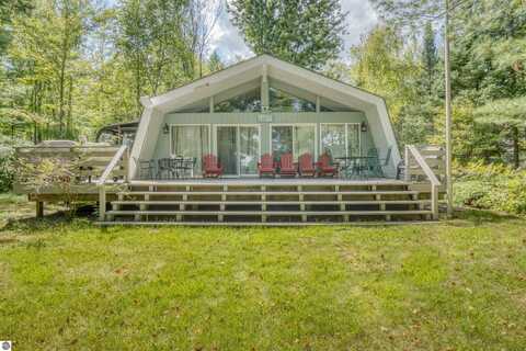 11721 S Lakeside Trail, Shepherd, MI 48883