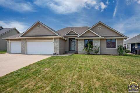 2517 SW Berkshire DR, Topeka, KS 66614