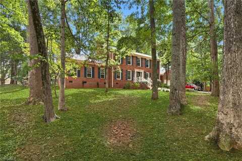 5985 Woodfield Drive, Kernersville, NC 27284