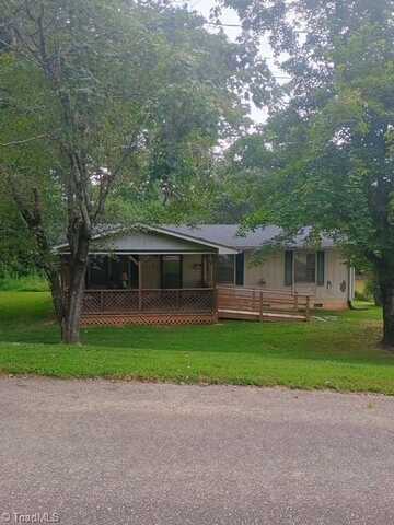 340 Vista Lane, North Wilkesboro, NC 28659