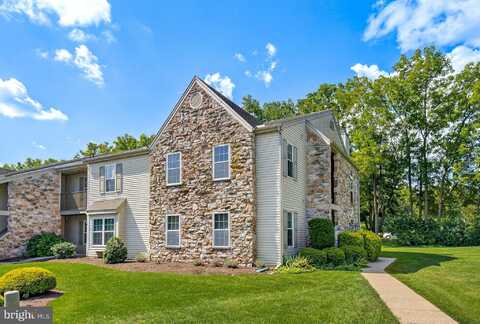 212 GREENVIEW DRIVE, LANCASTER, PA 17601