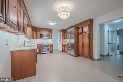 2402 WELLESLEY AVENUE, WILMINGTON, DE 19803