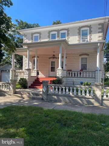 814 E CHERRY STREET, VINELAND, NJ 08360