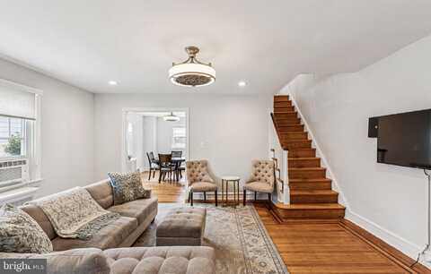 92 W PLUMSTEAD AVENUE, LANSDOWNE, PA 19050