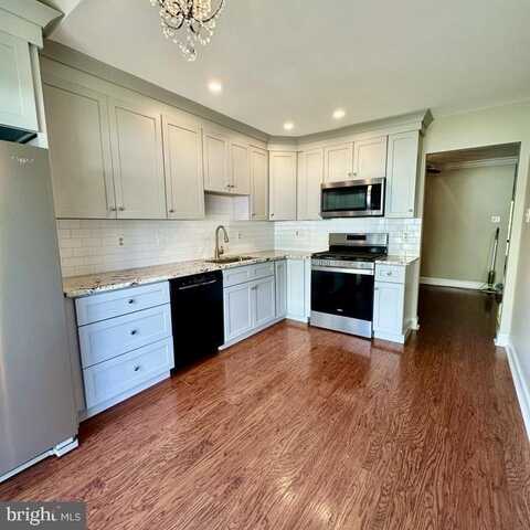 22 HONEY LOCUST LANE, NEWTOWN, PA 18940
