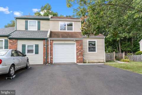 24 BOXWOOD LANE, LANGHORNE, PA 19047