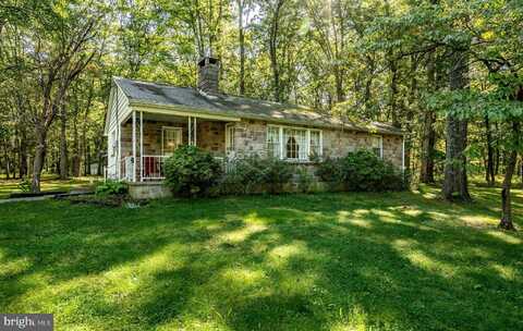 15 BRENDAS WAY, OTTSVILLE, PA 18942