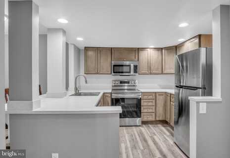 133 W LOCUST STREET, MECHANICSBURG, PA 17055