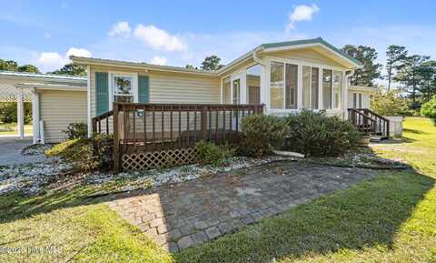 610 Galley Court, Hampstead, NC 28443