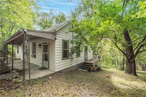 61 Peerless ST, Eureka Springs, AR 72632