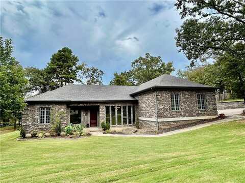 12 Live Oak LN, Russellville, AR 72801
