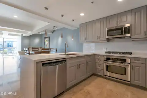 7157 E RANCHO VISTA Drive, Scottsdale, AZ 85251