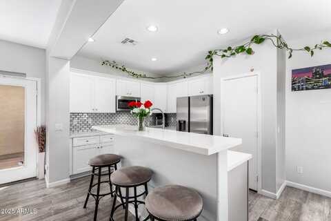 716 W FREMONT Road, Phoenix, AZ 85041