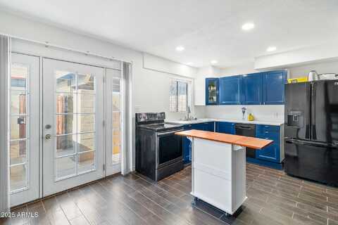 2724 W MCLELLAN Boulevard, Phoenix, AZ 85017