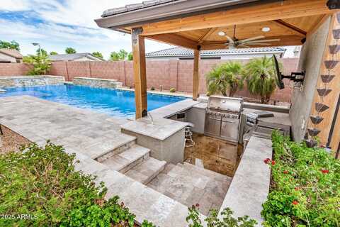 45975 W MOUNTAIN VIEW Road W, Maricopa, AZ 85139