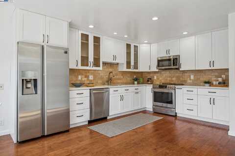 3337 Solomon Ln, Alameda, CA 94502