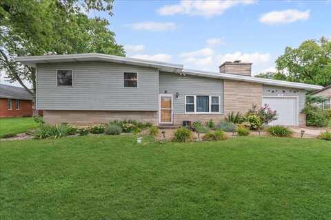 704 Helene Street, Shorewood, IL 60404