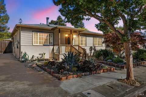 2420 Lomitas Avenue, Santa Rosa, CA 95404