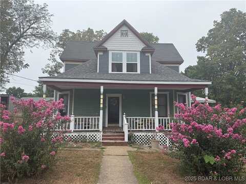 603 Mcnair Street, Versailles, MO 65084