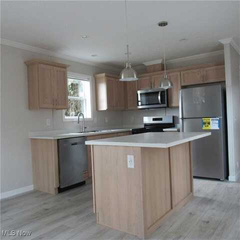 3785 S MAIN STREET, AKRON, OH 44319
