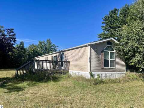 1404 S TAXIWAY DELTA, LAKE CITY, MI 49651