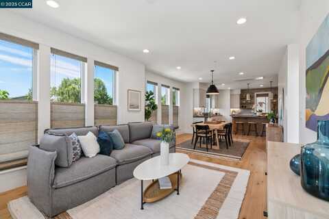 900 Brown Ave, Lafayette, CA 94549