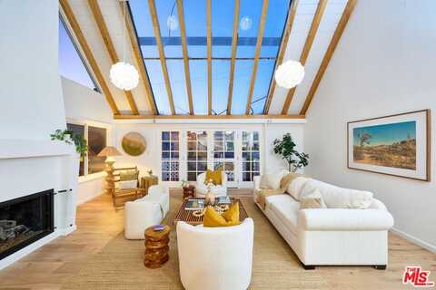 33 Reef St, Marina Del Rey, CA 90292