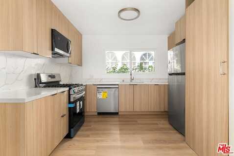 340 N Palm Dr, Beverly Hills, CA 90210