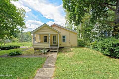27 North Road, Clarksville, NY 12041