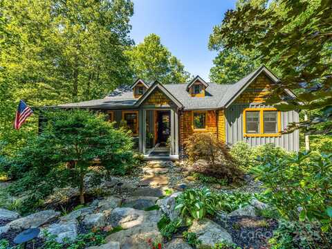 286 Hedgewood Drive, Tuckasegee, NC 28783