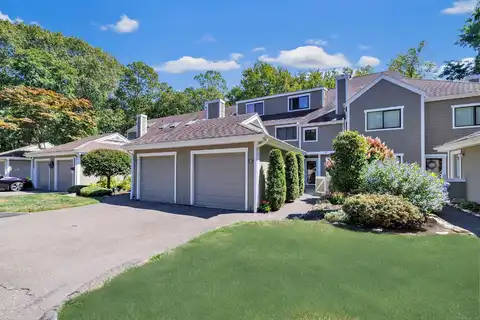 61 Country Walk, Shelton, CT 06484