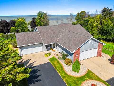 N9033a County Rd DK, Luxemburg, WI 54217
