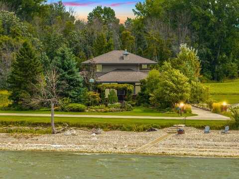 1156 S Bayshore Rd, Brussels, WI 54204