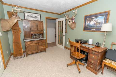 2283 Pioneer Avenue, Winterset, IA 50273