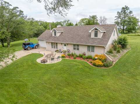2283 Pioneer Avenue, Winterset, IA 50273