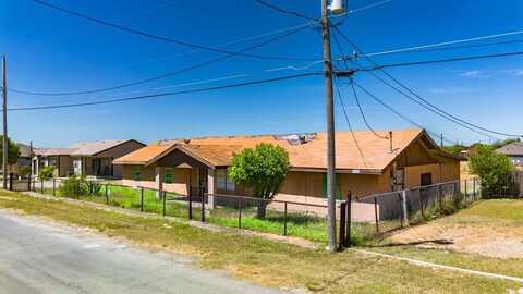 419 Candelario Montalvo Jr, Eagle Pass, TX 78852
