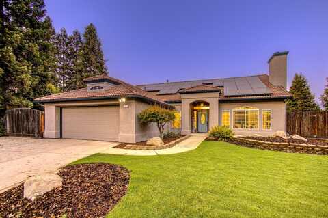 713 Magnolia Avenue, Clovis, CA 93611